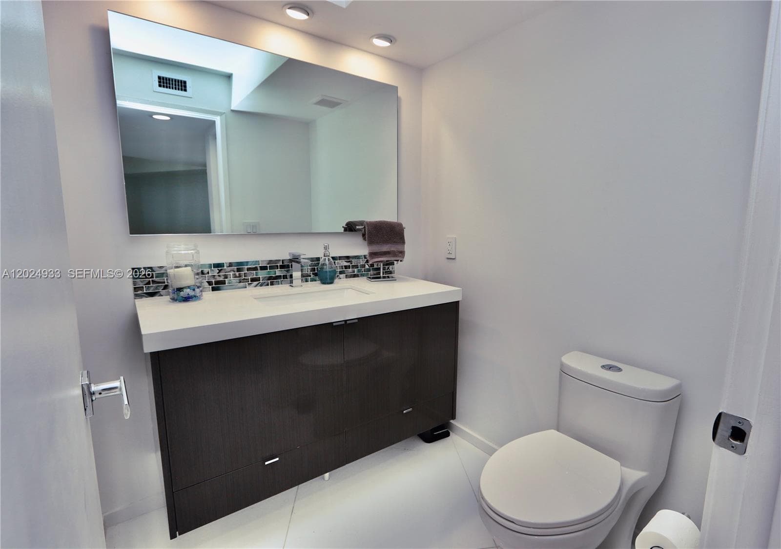 3600 Mystic Pointe Dr # 1115, Aventura FL 33180 — 22