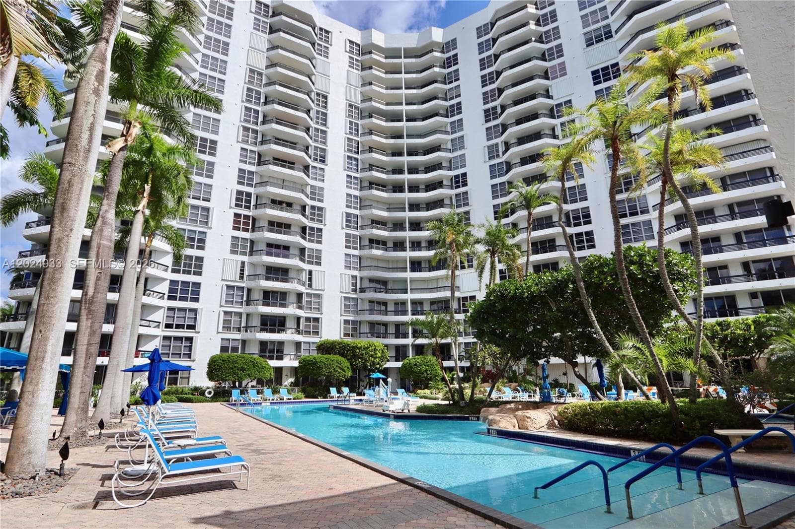 3600 Mystic Pointe Dr # 1115, Aventura FL 33180 — 32