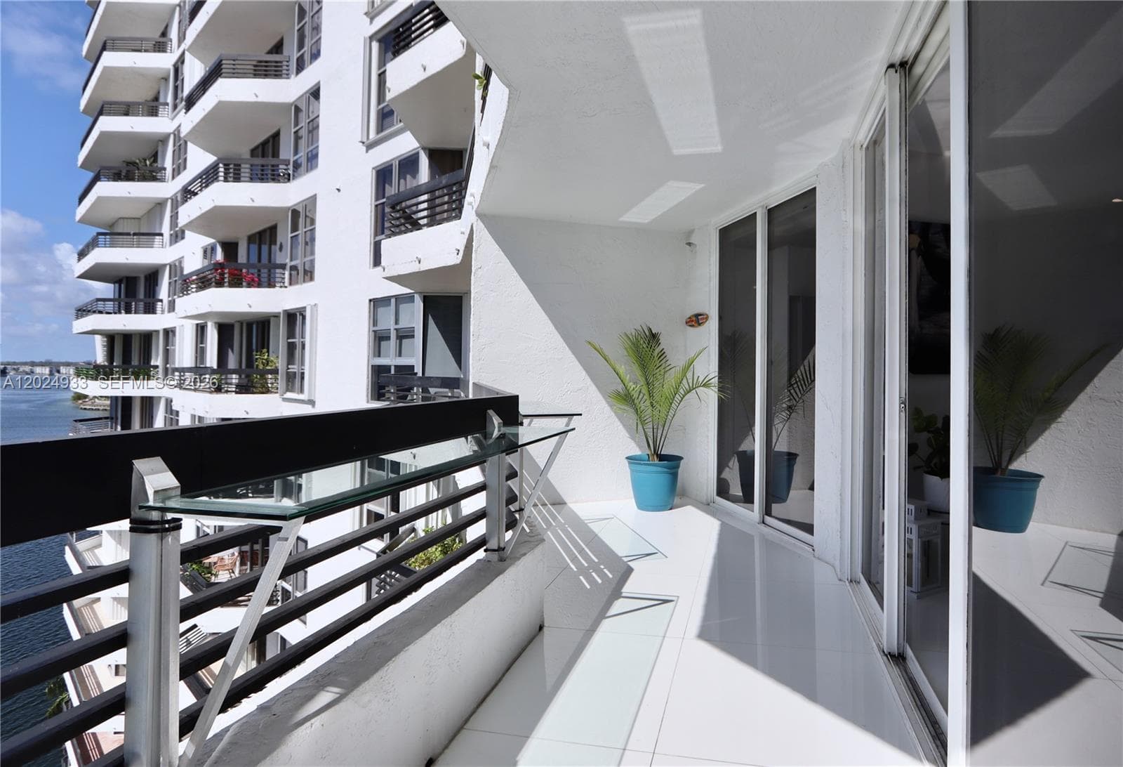 3600 Mystic Pointe Dr # 1115, Aventura FL 33180 — 28