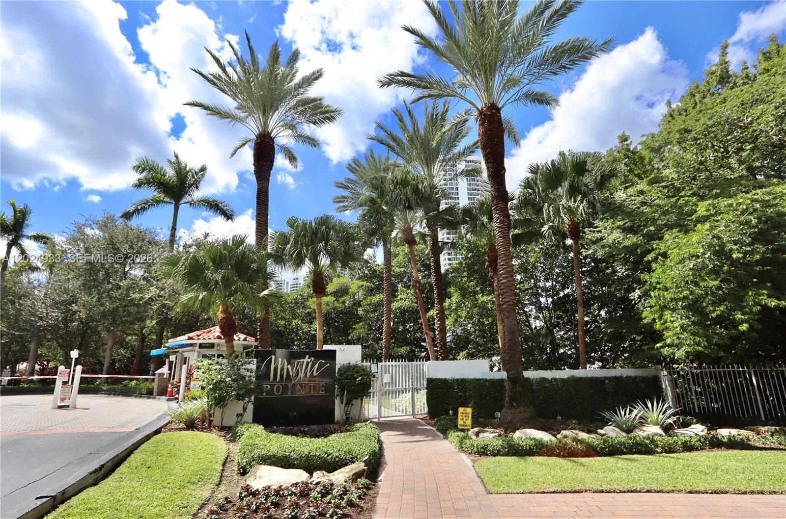3600 Mystic Pointe Dr # 1115, Aventura FL 33180 — 49