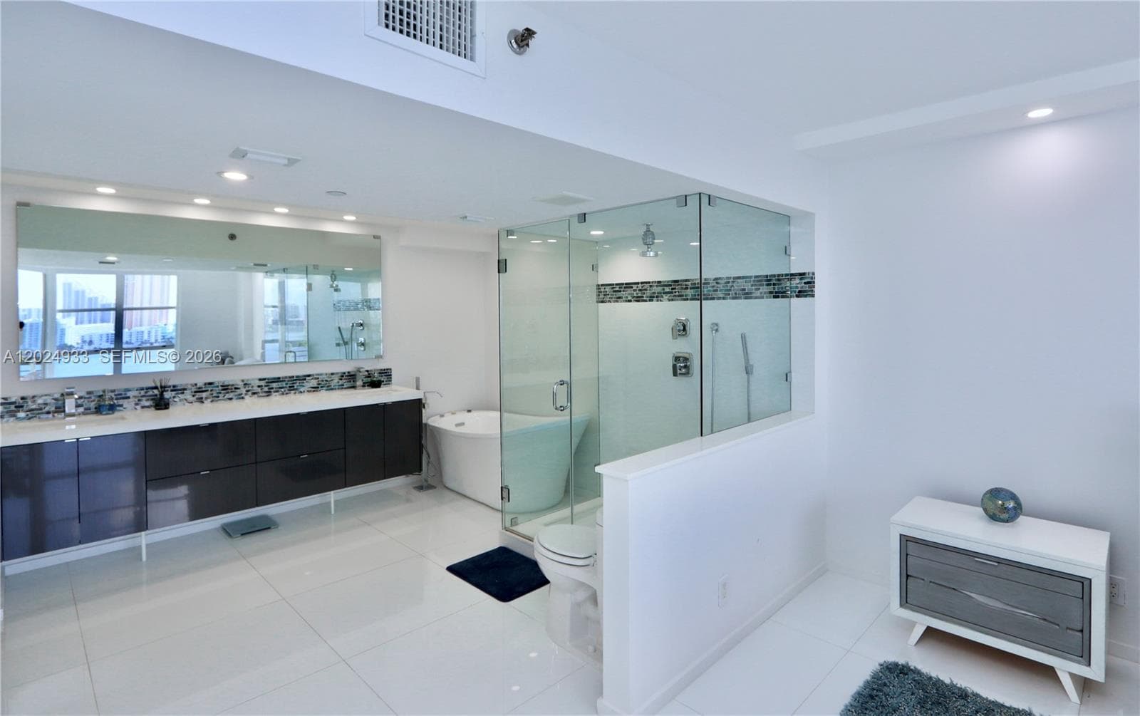 3600 Mystic Pointe Dr # 1115, Aventura FL 33180 — 18