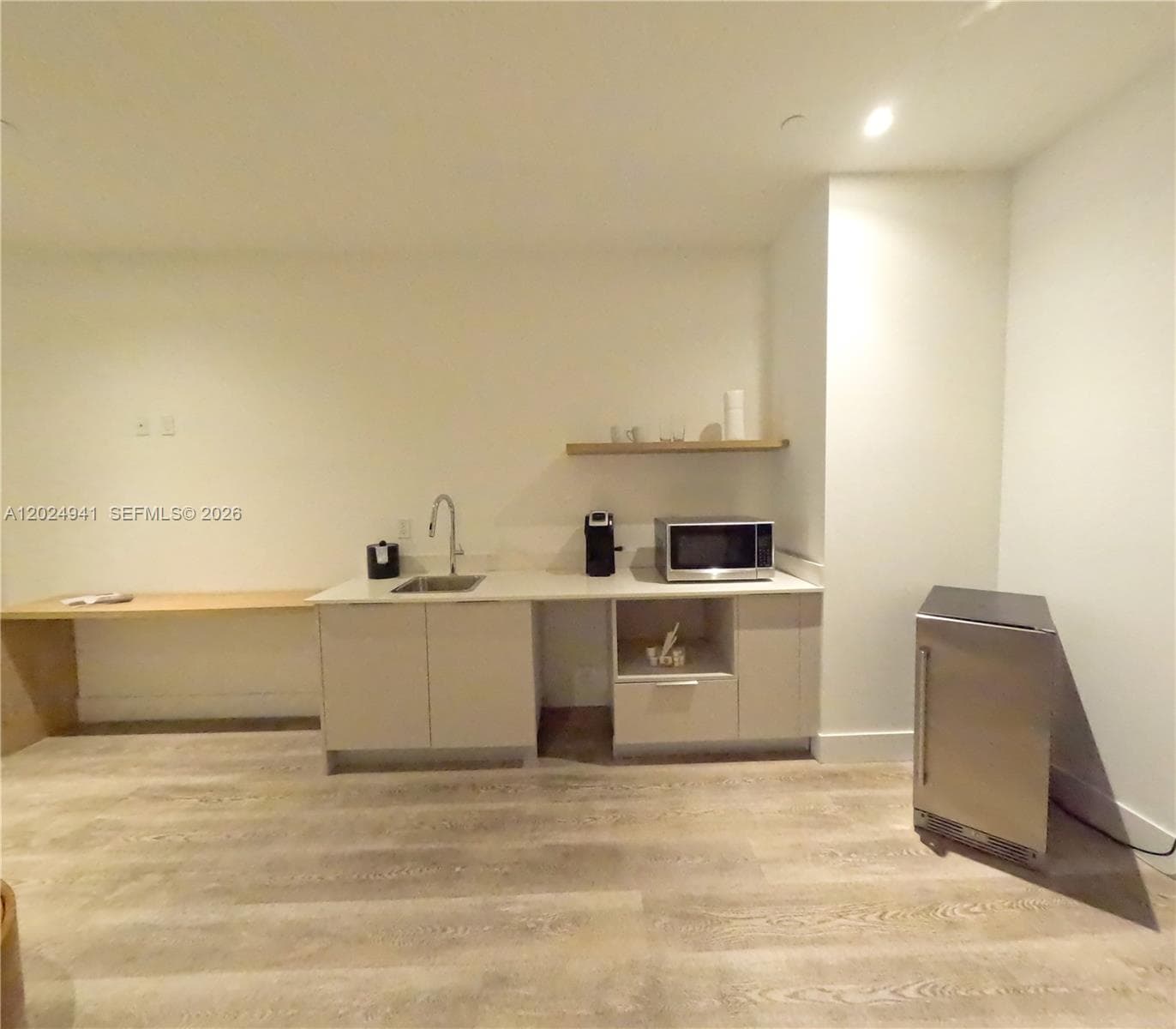 229 SW 9th St # 508, Miami FL 33130 — 3