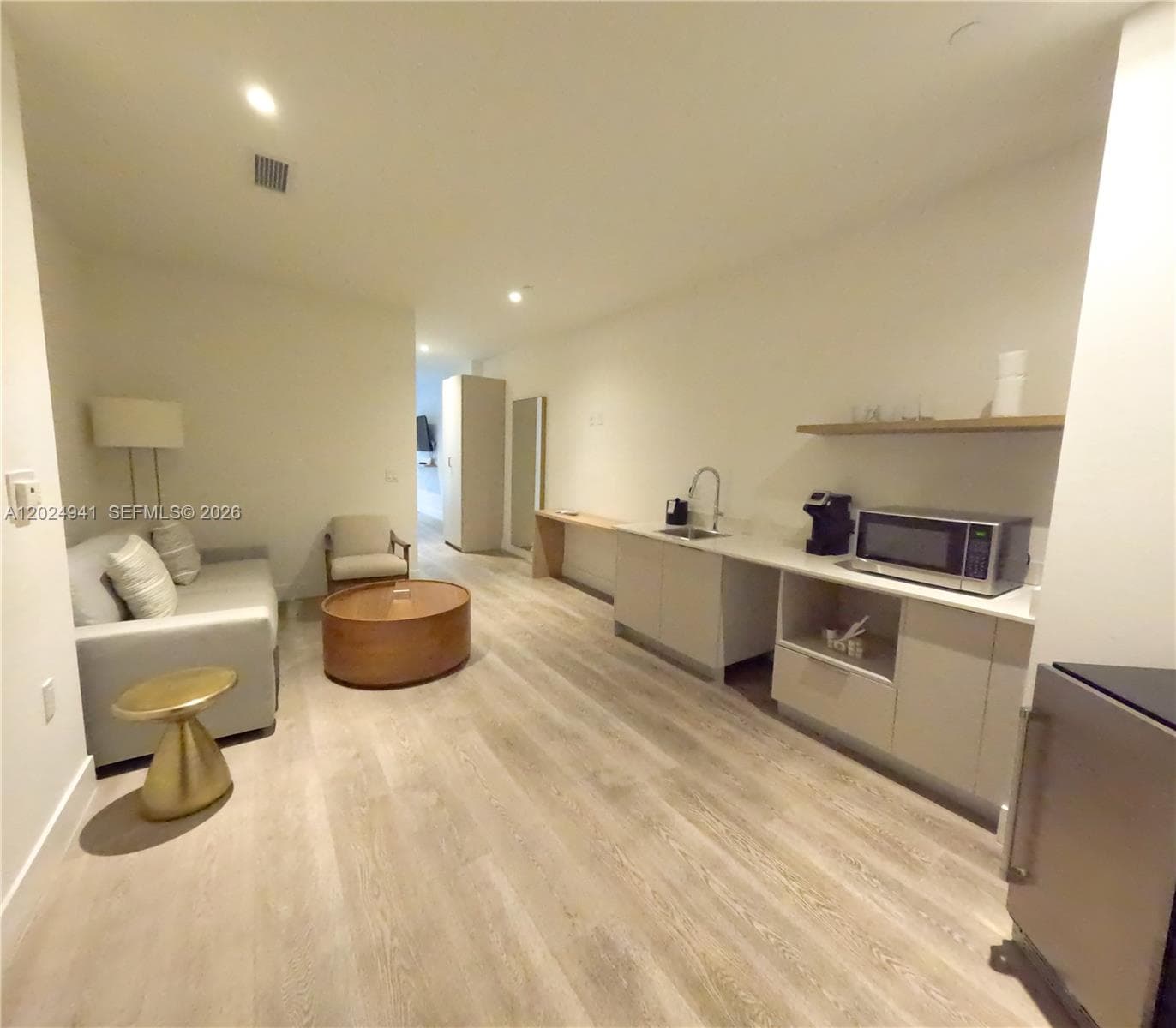 229 SW 9th St # 508, Miami FL 33130 — 1