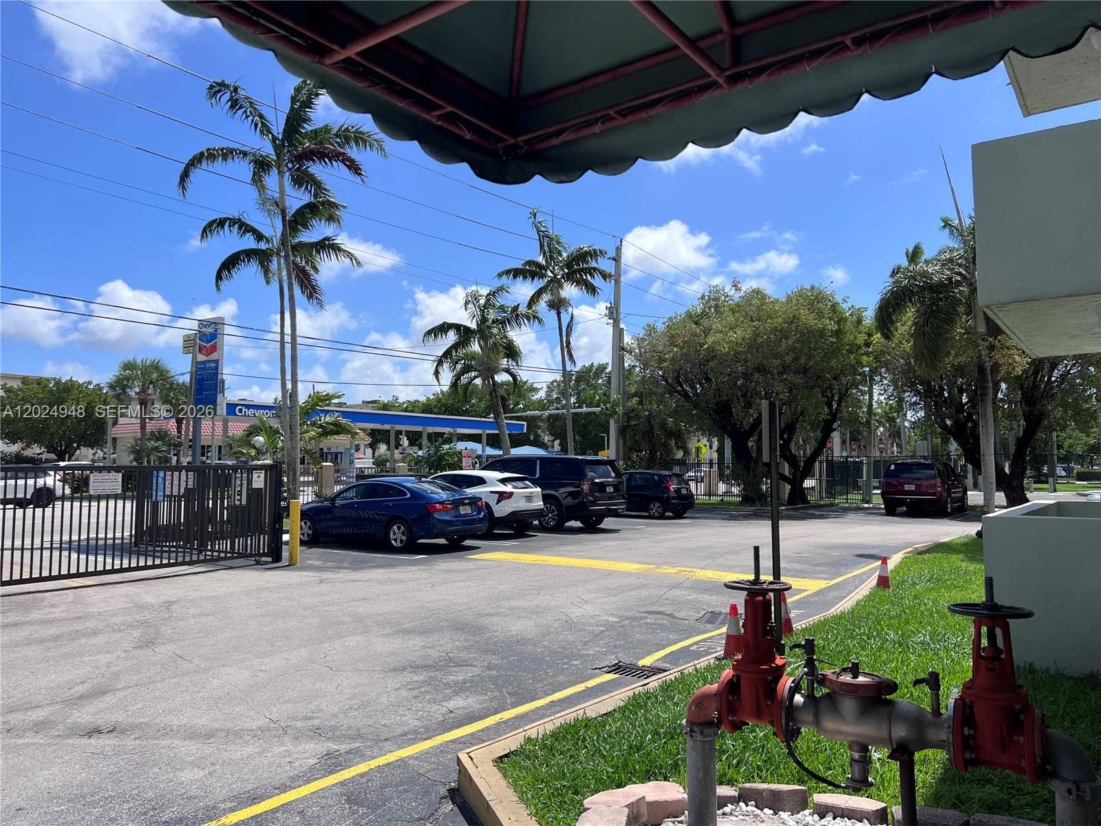 5055 NW 7th St # 301, Miami FL 33126 — 33