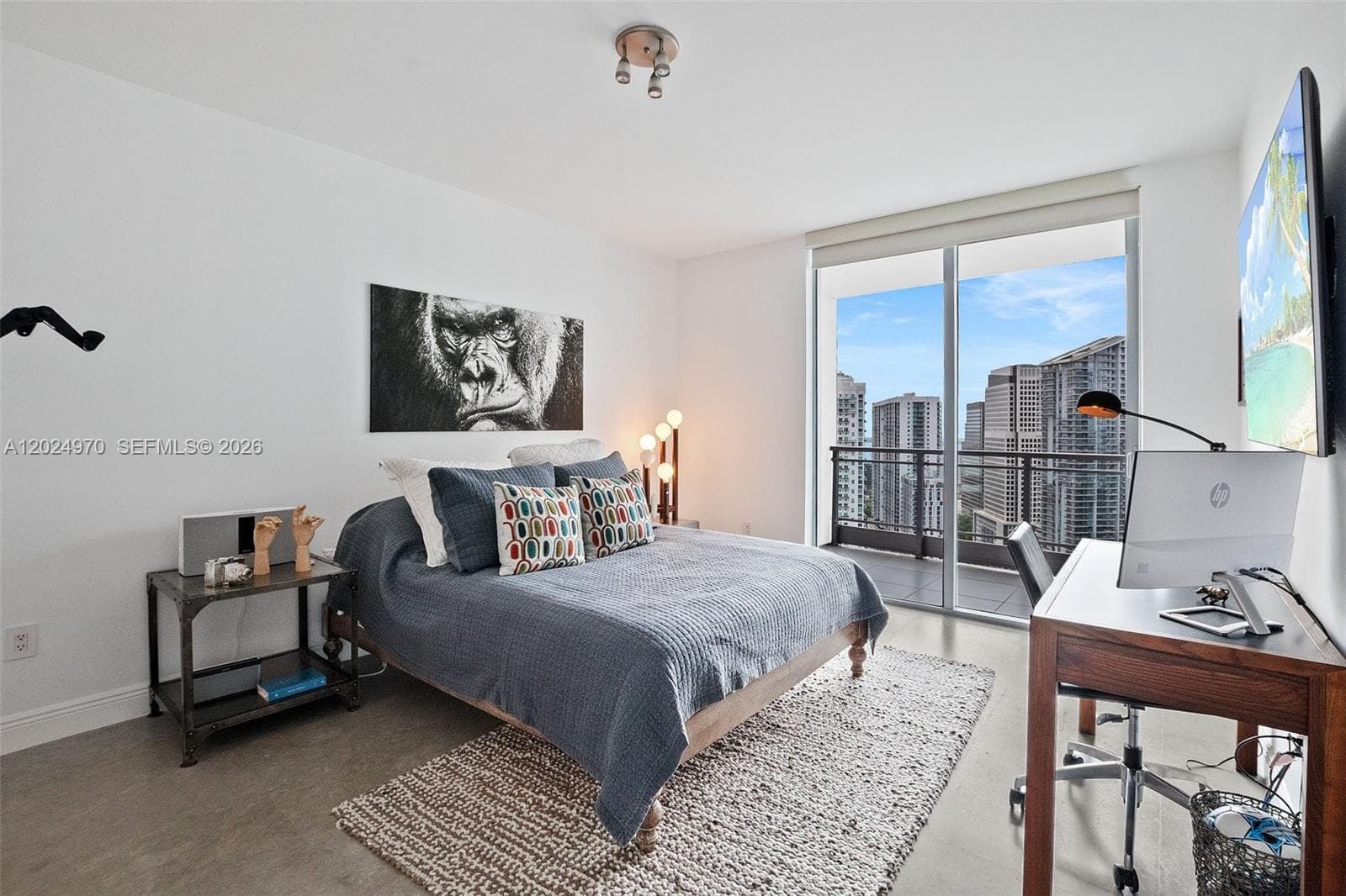 90 SW 3rd St # 3810, Miami FL 33130 — 27