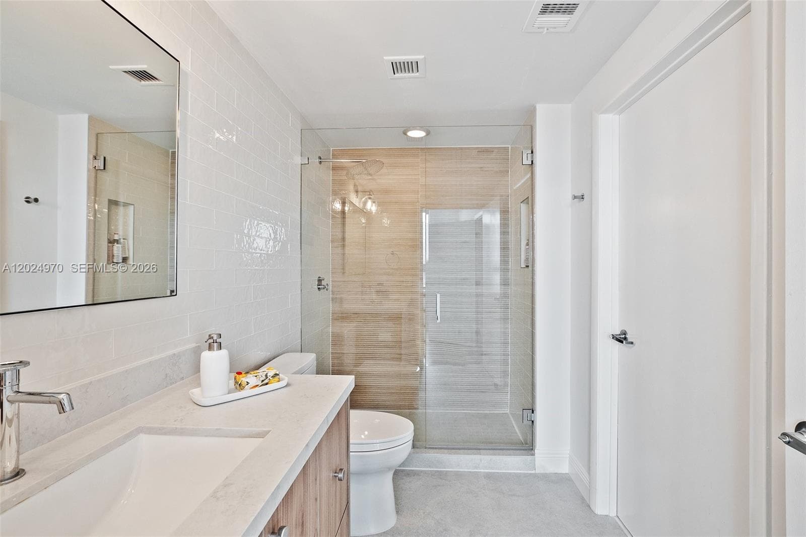 90 SW 3rd St # 3810, Miami FL 33130 — 26