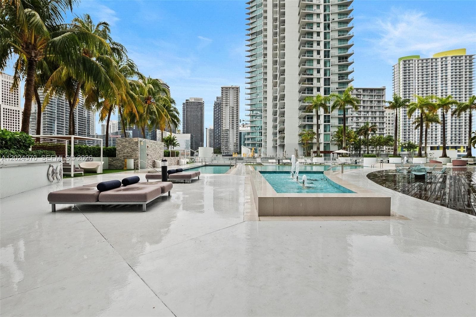 90 SW 3rd St # 3810, Miami FL 33130 — 30