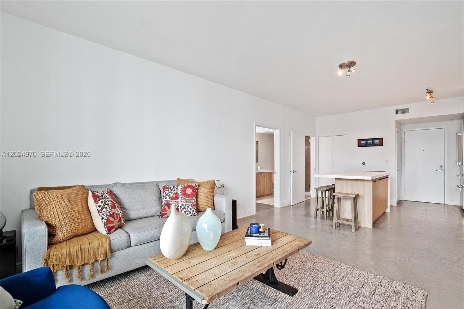 90 SW 3rd St # 3810, Miami FL 33130 — 14