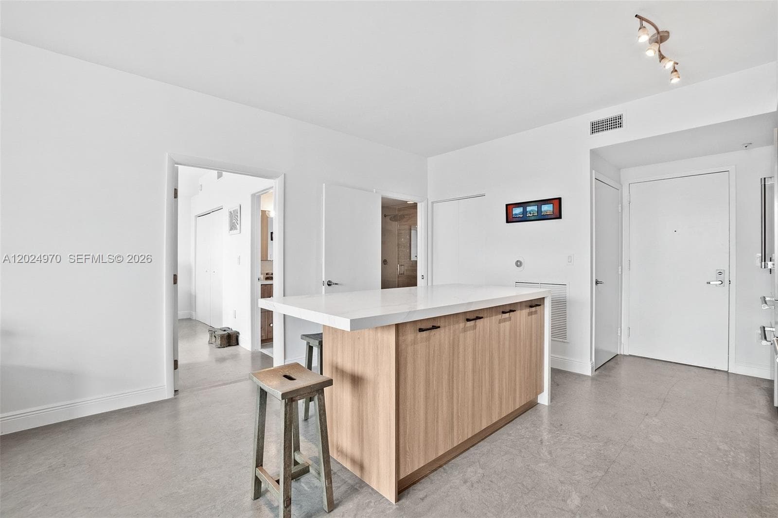 90 SW 3rd St # 3810, Miami FL 33130 — 18