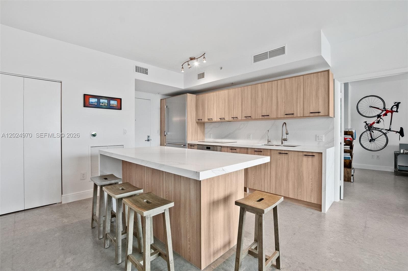 90 SW 3rd St # 3810, Miami FL 33130 — 19