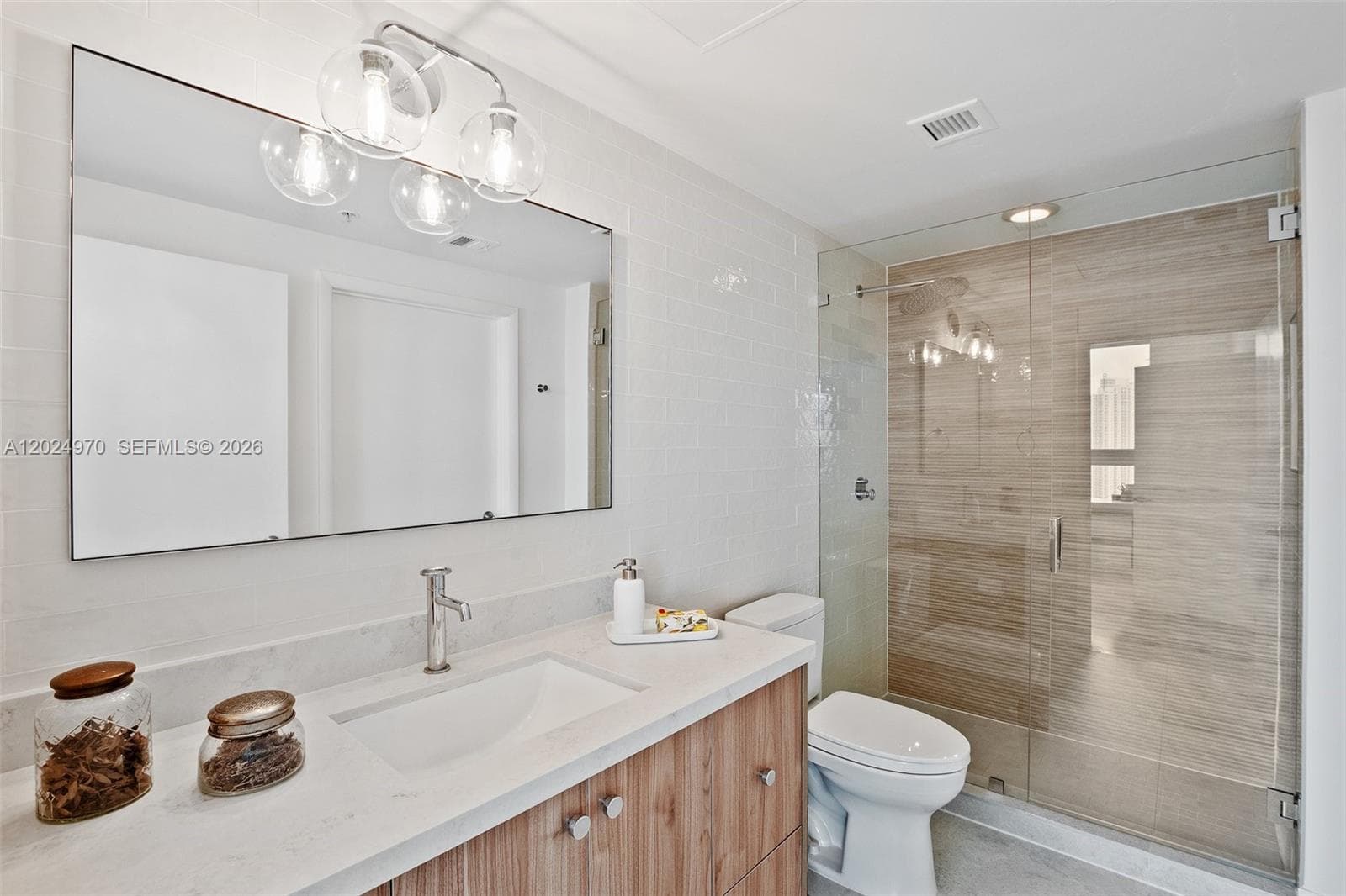 90 SW 3rd St # 3810, Miami FL 33130 — 25