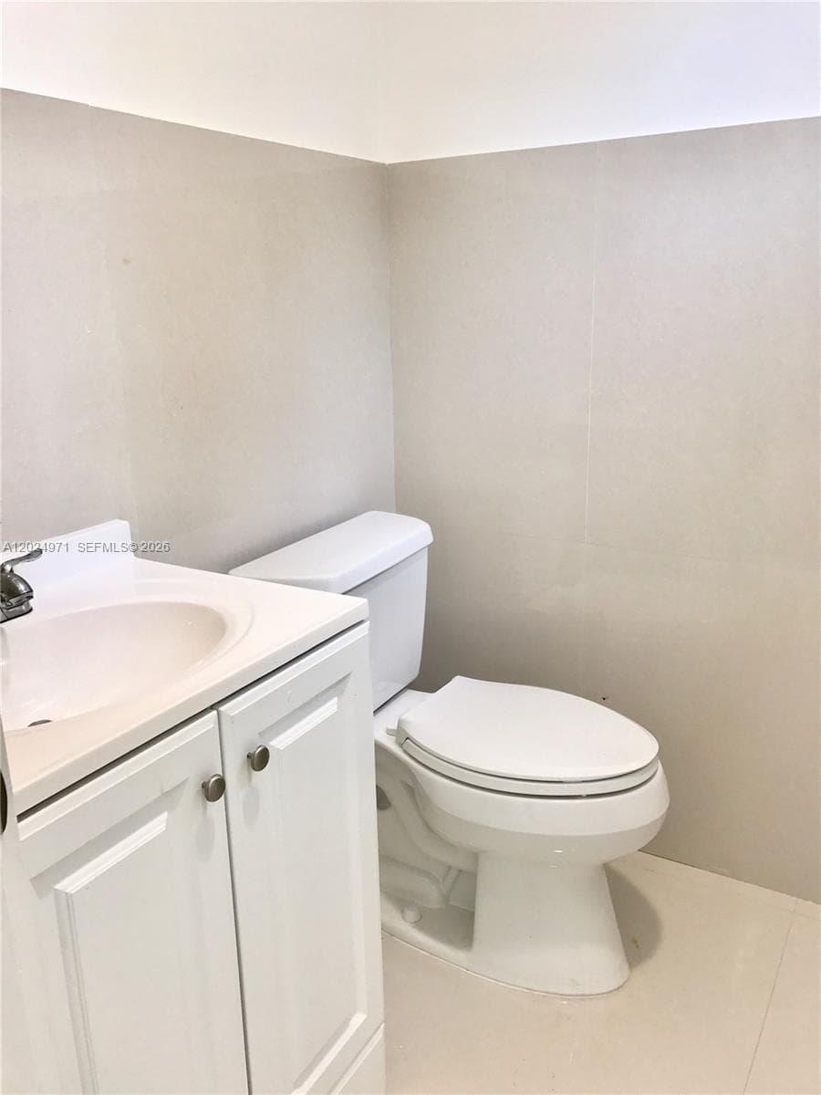 1101 SW 8th St # 203, Miami FL 33130 — 8