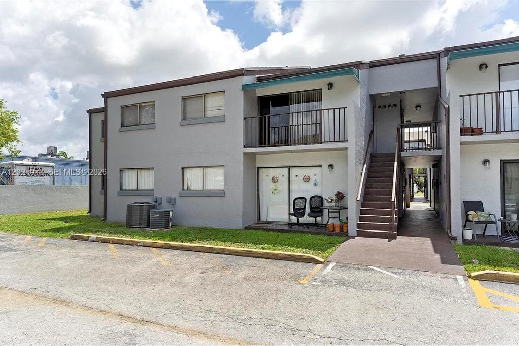 7403 SW 152nd Ave # 2, Miami FL 33193 — 32