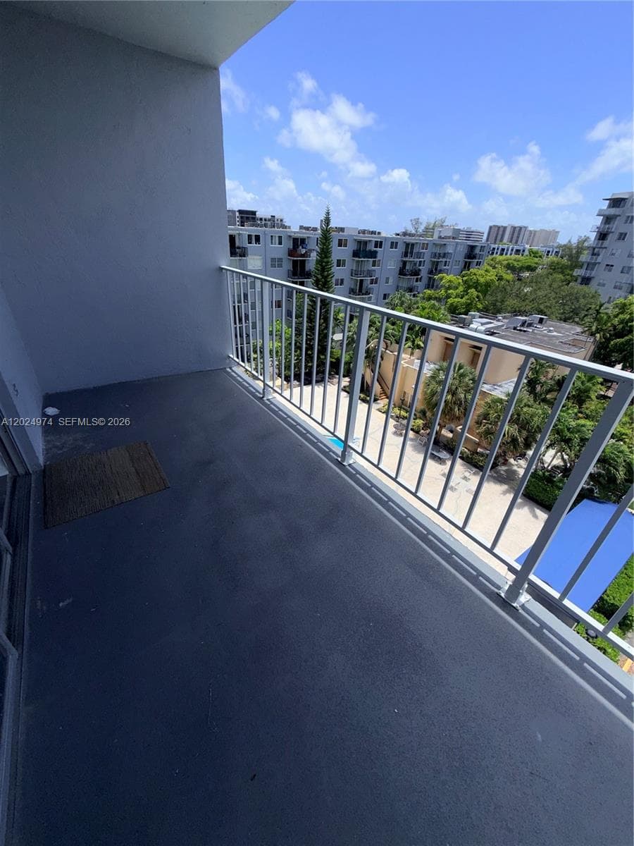 1470 NE 125th Ter # 605, North Miami FL 33161 — 2