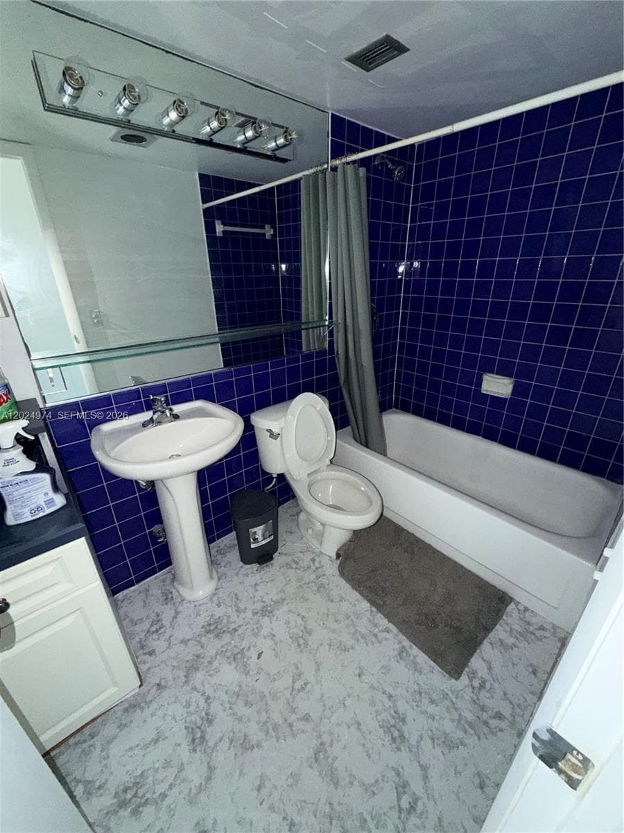 1470 NE 125th Ter # 605, North Miami FL 33161 — 12