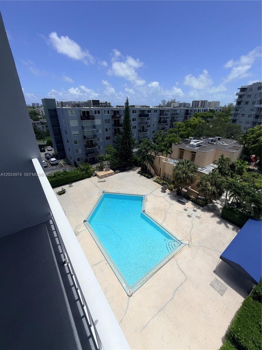1470 NE 125th Ter # 605, North Miami FL 33161 — 3