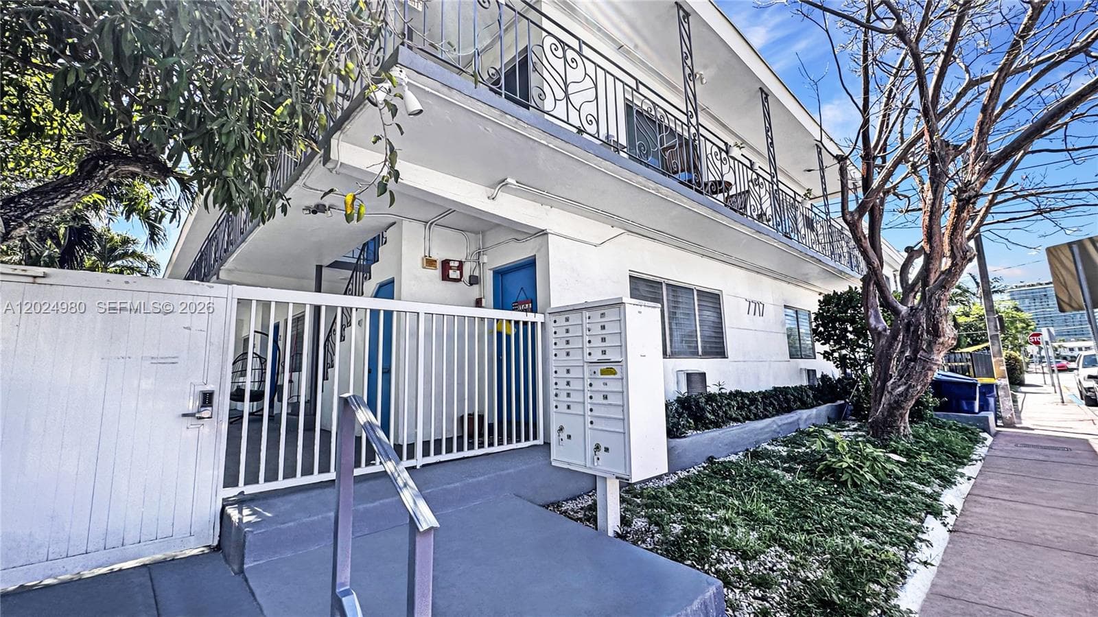 7717 Byron Ave # 9, Miami Beach FL 33141 — 21