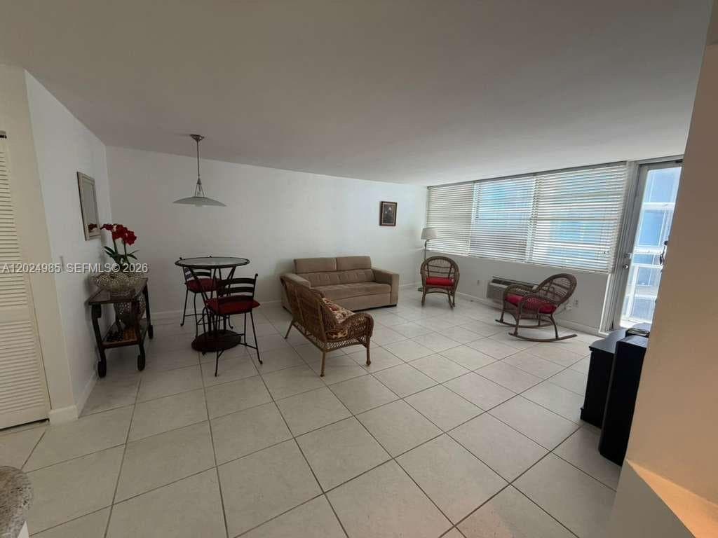 5313 Collins Ave # 1109, Miami Beach FL 33140 — 6
