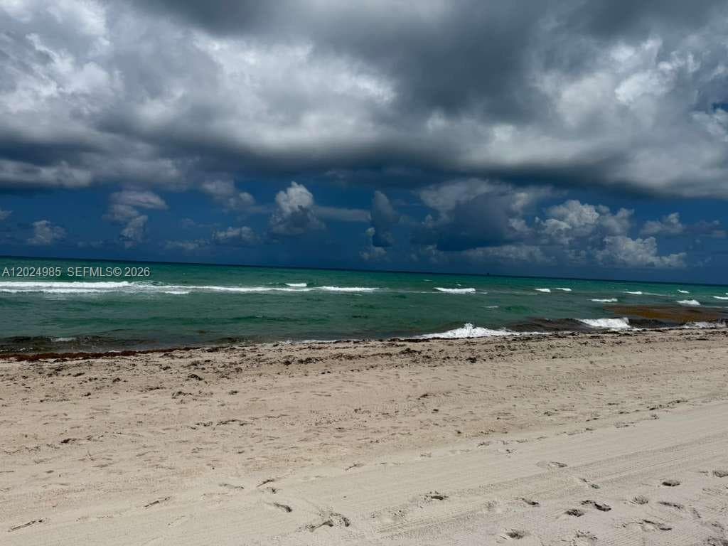 5313 Collins Ave # 1109, Miami Beach FL 33140 — 3