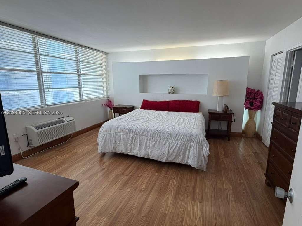 5313 Collins Ave # 1109, Miami Beach FL 33140 — 5