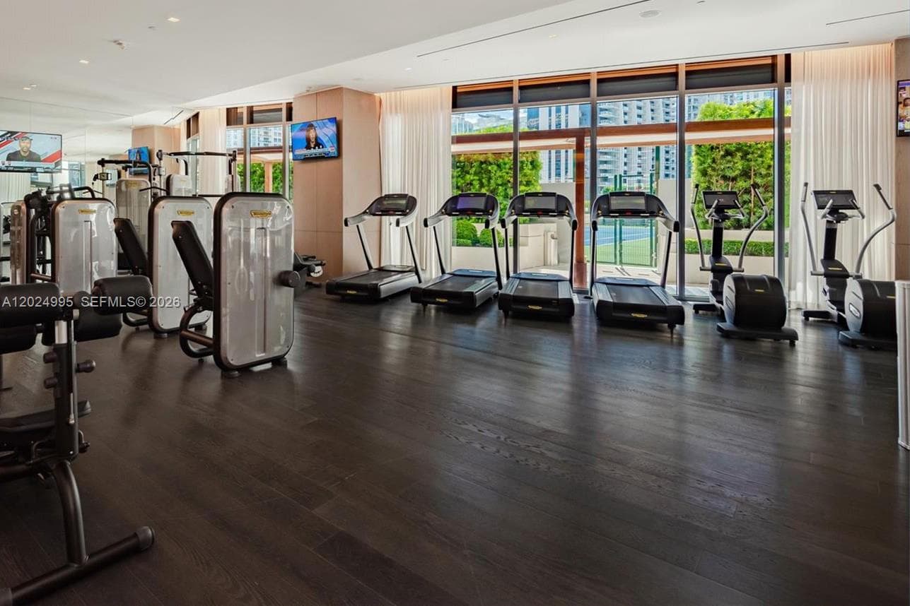 801 S Miami Ave # 2607, Miami FL 33130 — 26