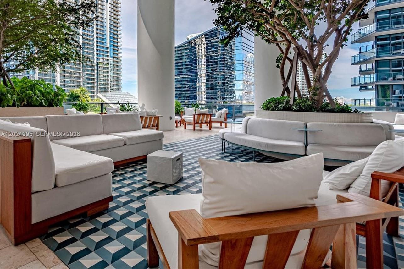 801 S Miami Ave # 2607, Miami FL 33130 — 24