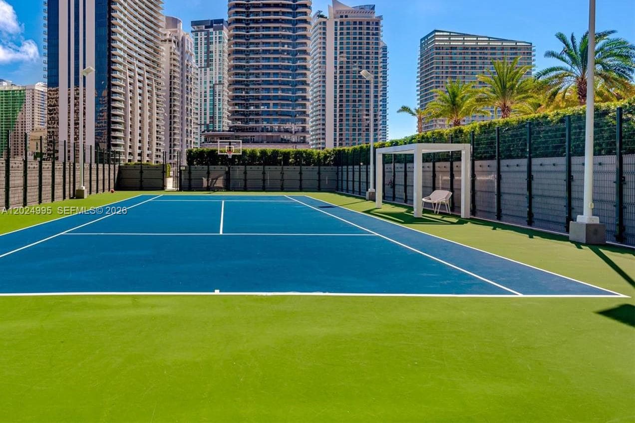 801 S Miami Ave # 2607, Miami FL 33130 — 25