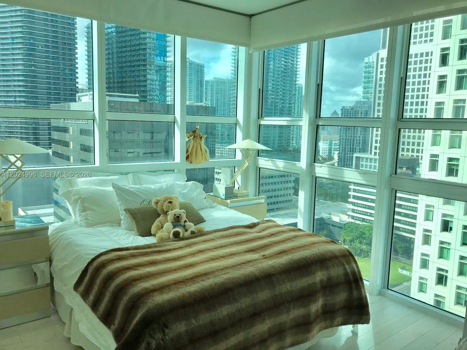 950 Brickell Bay Dr # 2000, Miami FL 33131 — 7