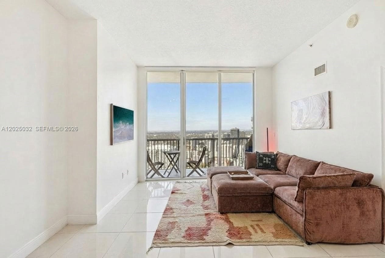 1750 N Bayshore Dr # 5611, Miami FL 33132 — 9