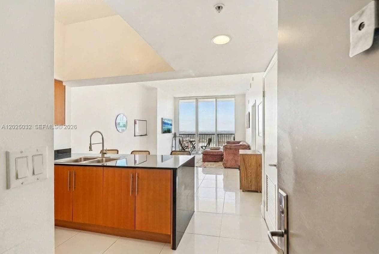 1750 N Bayshore Dr # 5611, Miami FL 33132 — 8
