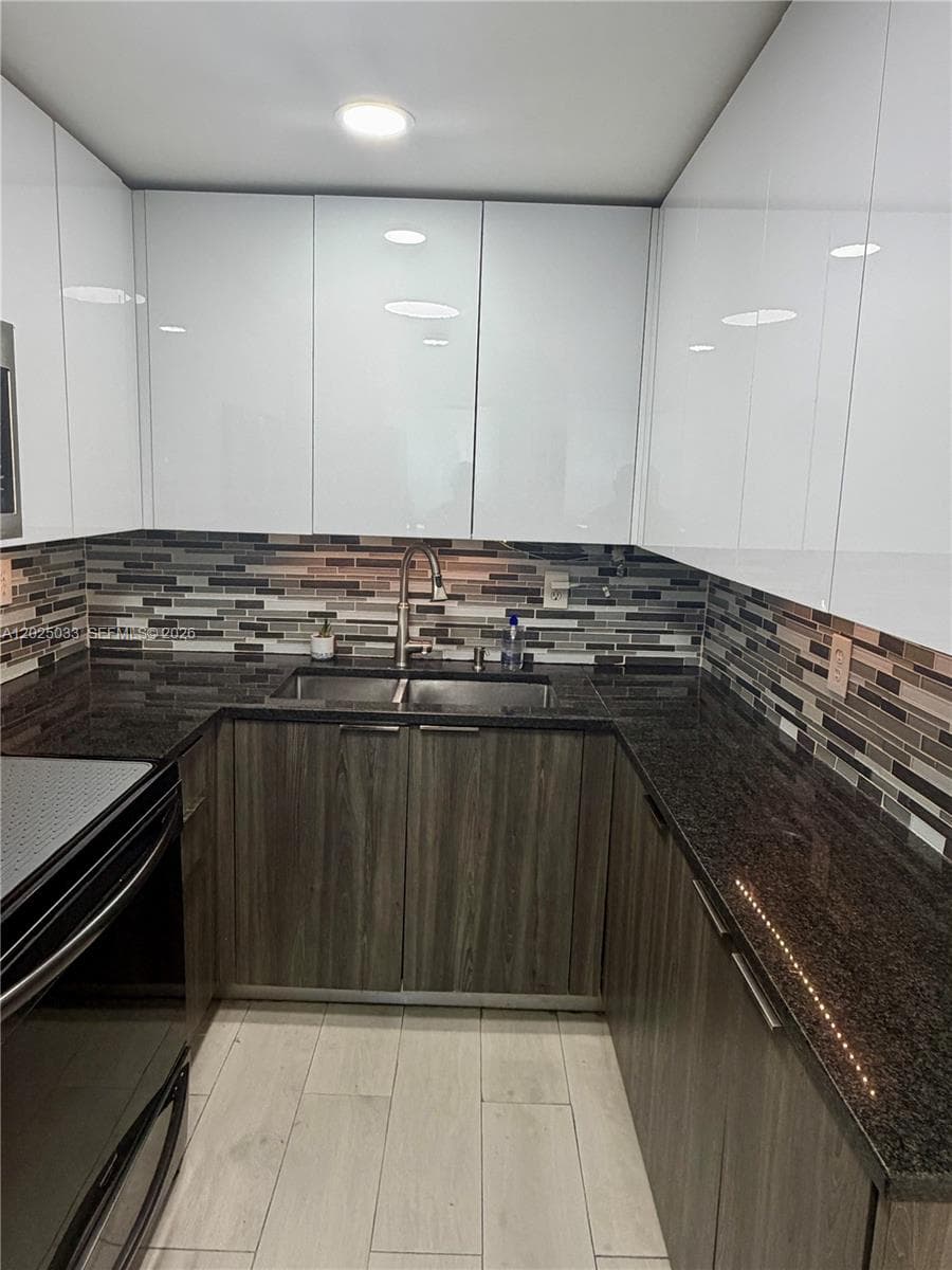 1705 W 57th St # 506, Hialeah FL 33012 — 12