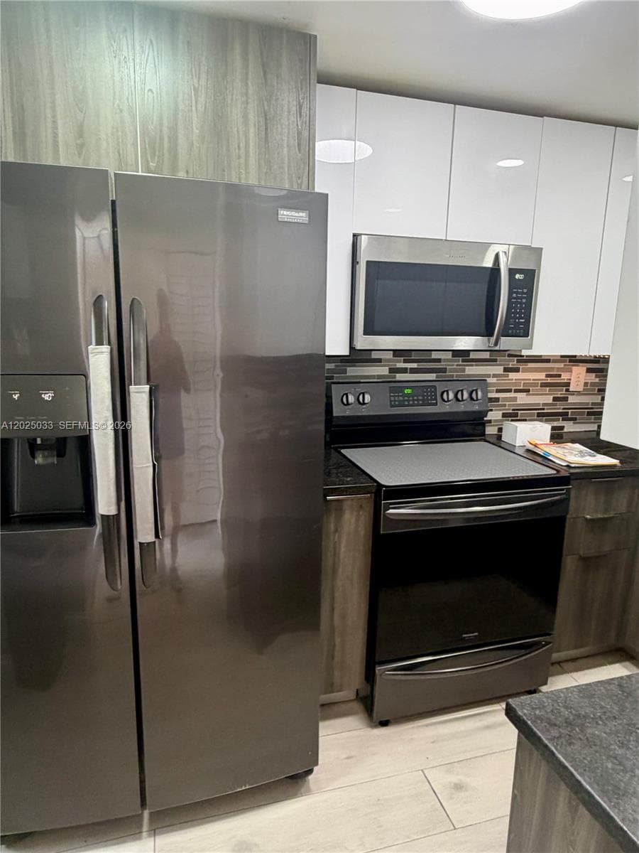 1705 W 57th St # 506, Hialeah FL 33012 — 9