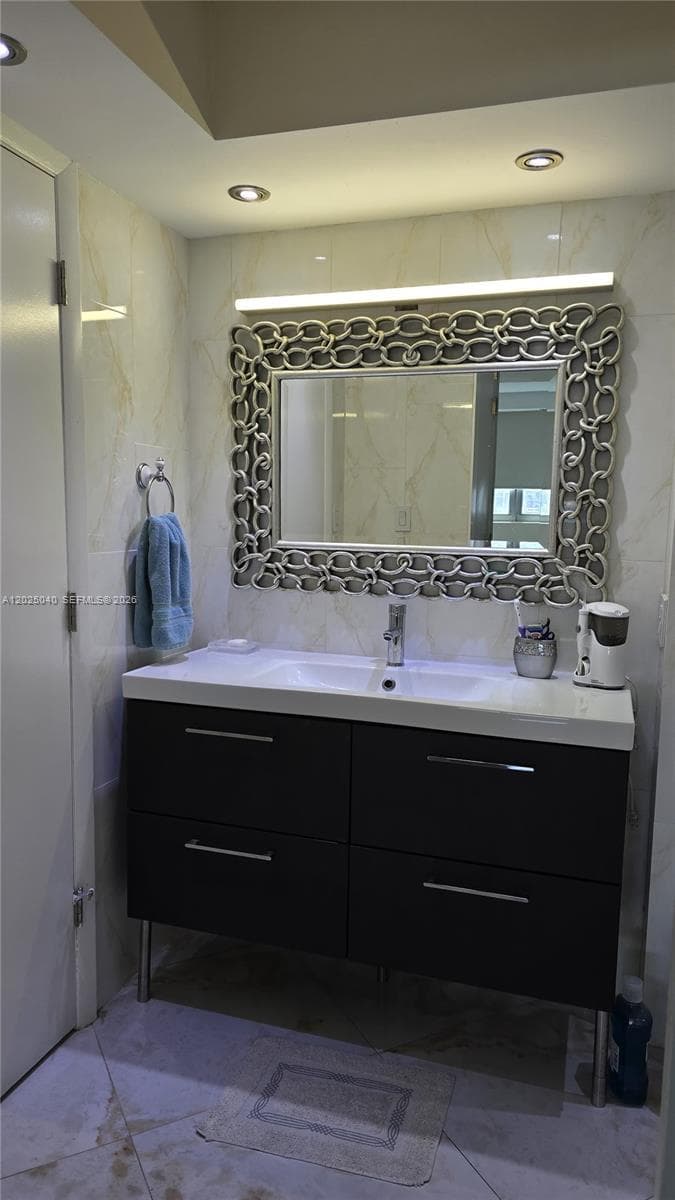 16558 NE 26th Ave # 5D, North Miami Beach FL 33160 — 23