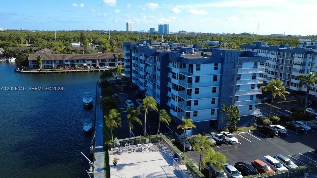 16558 NE 26th Ave # 5D, North Miami Beach FL 33160 — 33