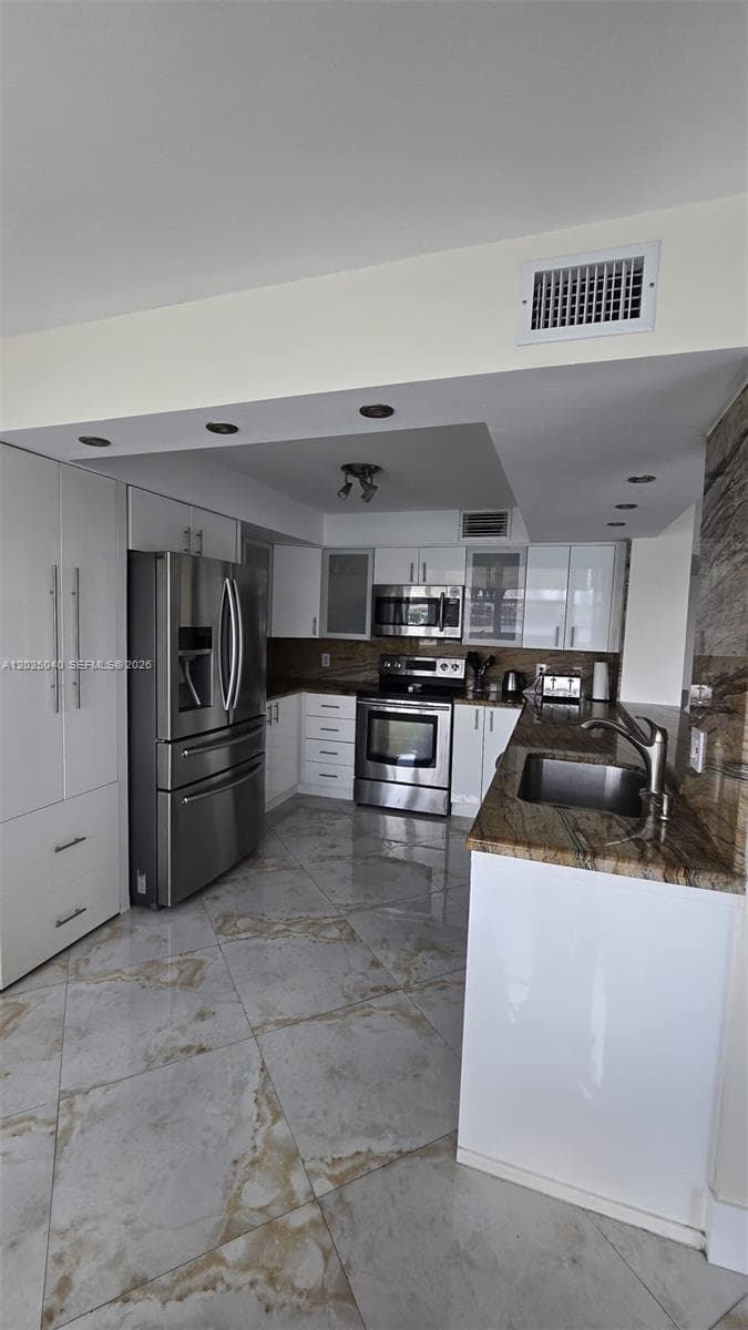 16558 NE 26th Ave # 5D, North Miami Beach FL 33160 — 14