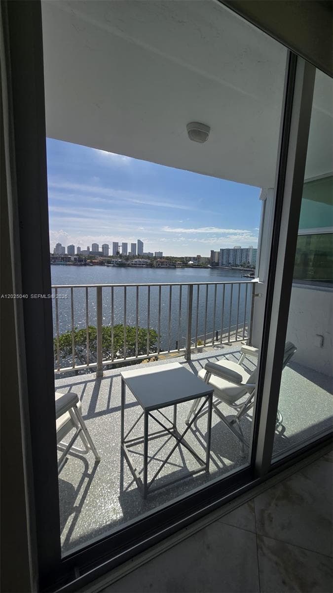 16558 NE 26th Ave # 5D, North Miami Beach FL 33160 — 29