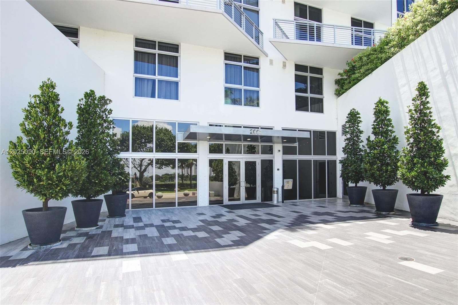 2001 Meridian Ave # 101, Miami Beach FL 33139 — 56