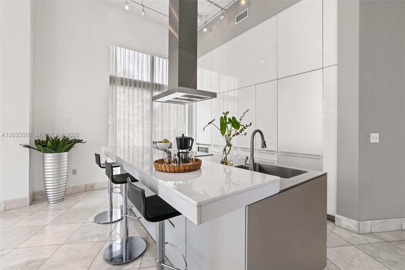 2001 Meridian Ave # 101, Miami Beach FL 33139 — 12