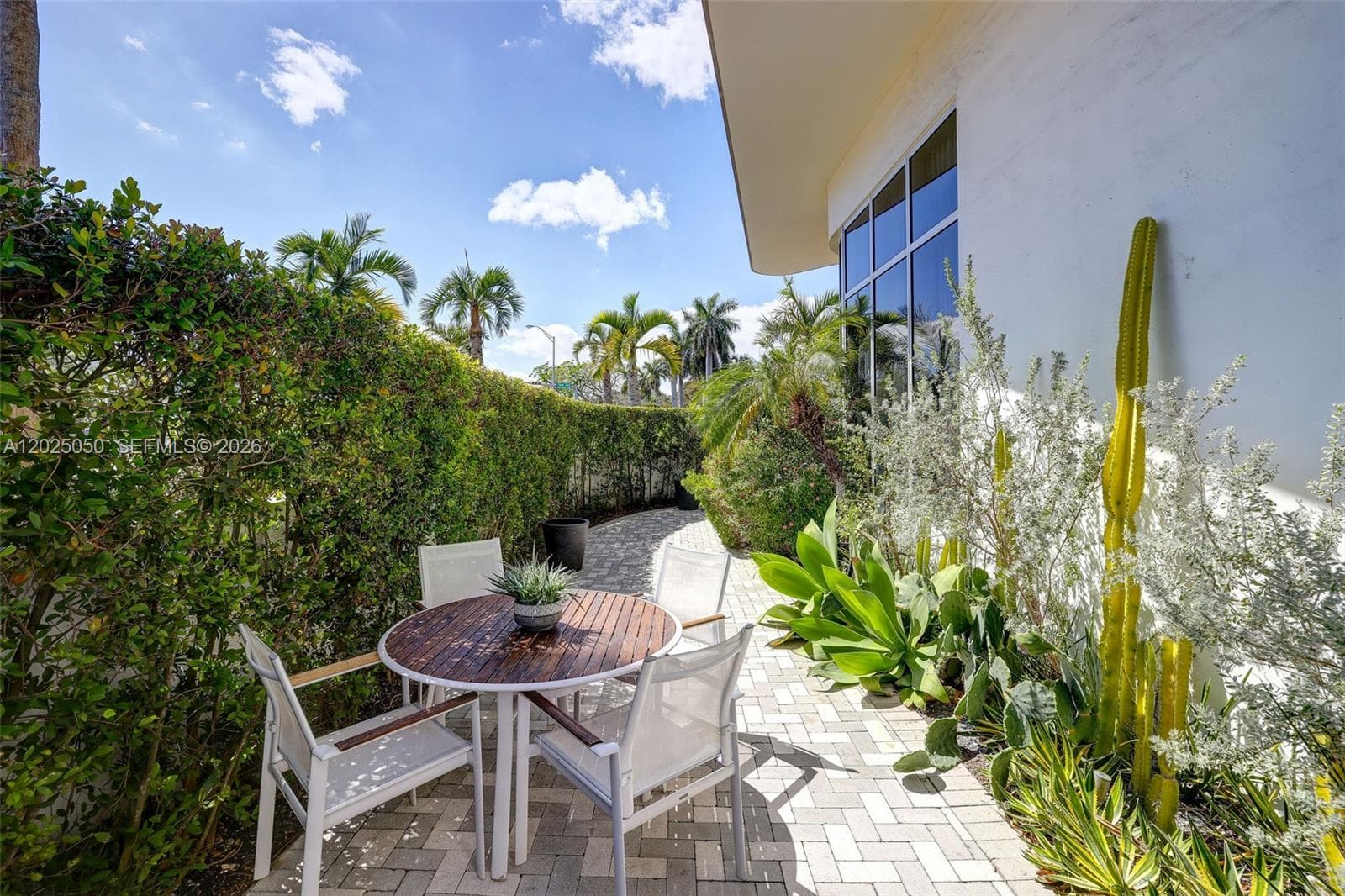 2001 Meridian Ave # 101, Miami Beach FL 33139 — 49