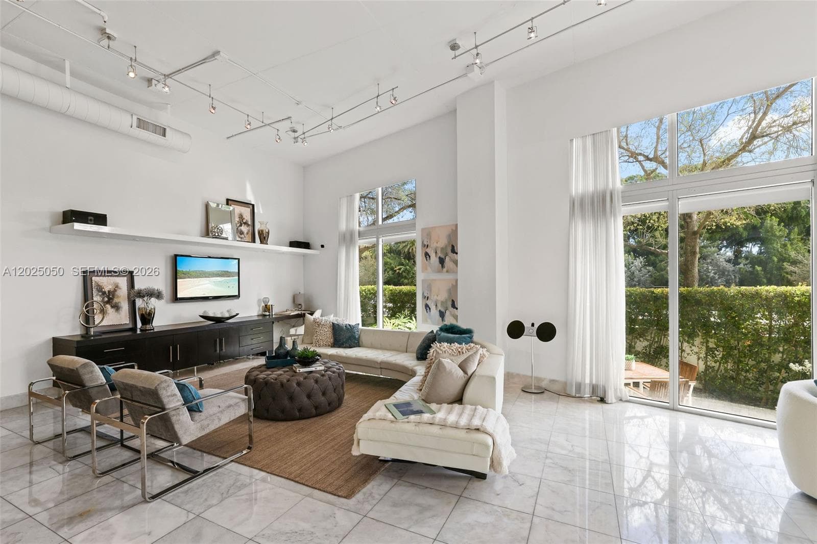 2001 Meridian Ave # 101, Miami Beach FL 33139 — 35