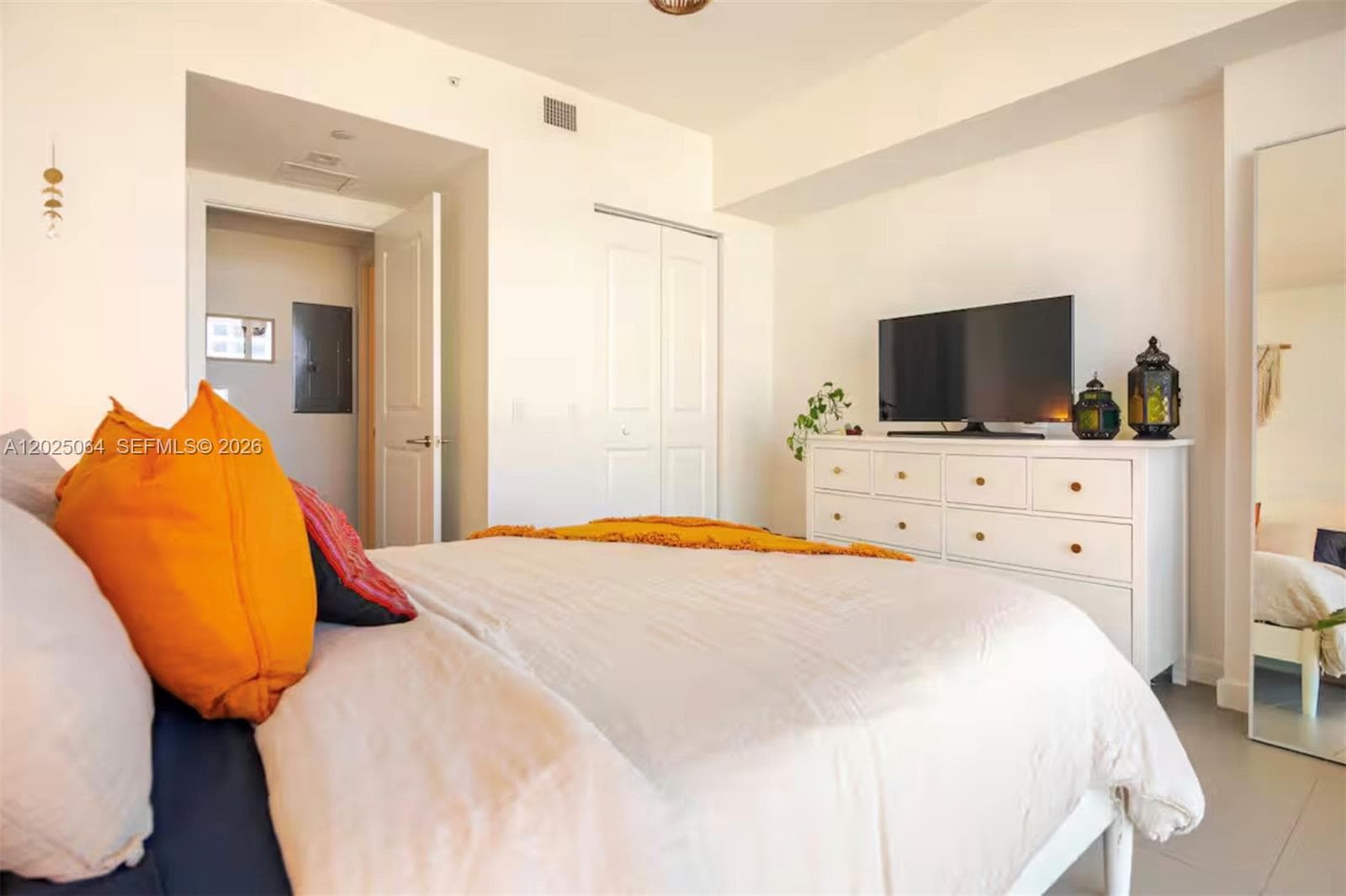 1600 NE 1 AVE # 3519, Miami FL 33132 — 17