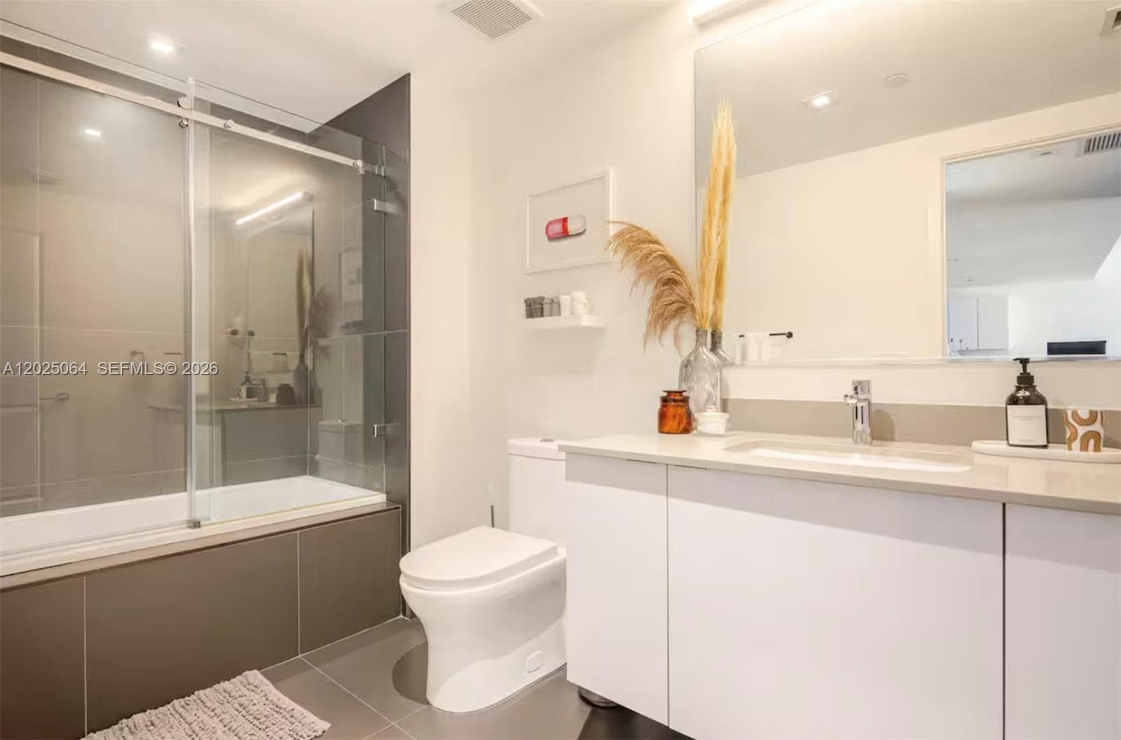 1600 NE 1 AVE # 3519, Miami FL 33132 — 19