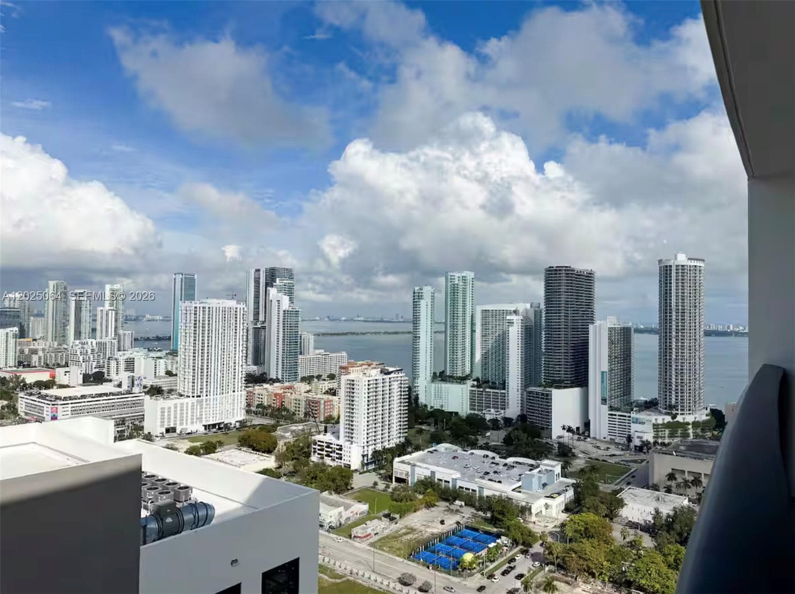 1600 NE 1 AVE # 3519, Miami FL 33132 — 25