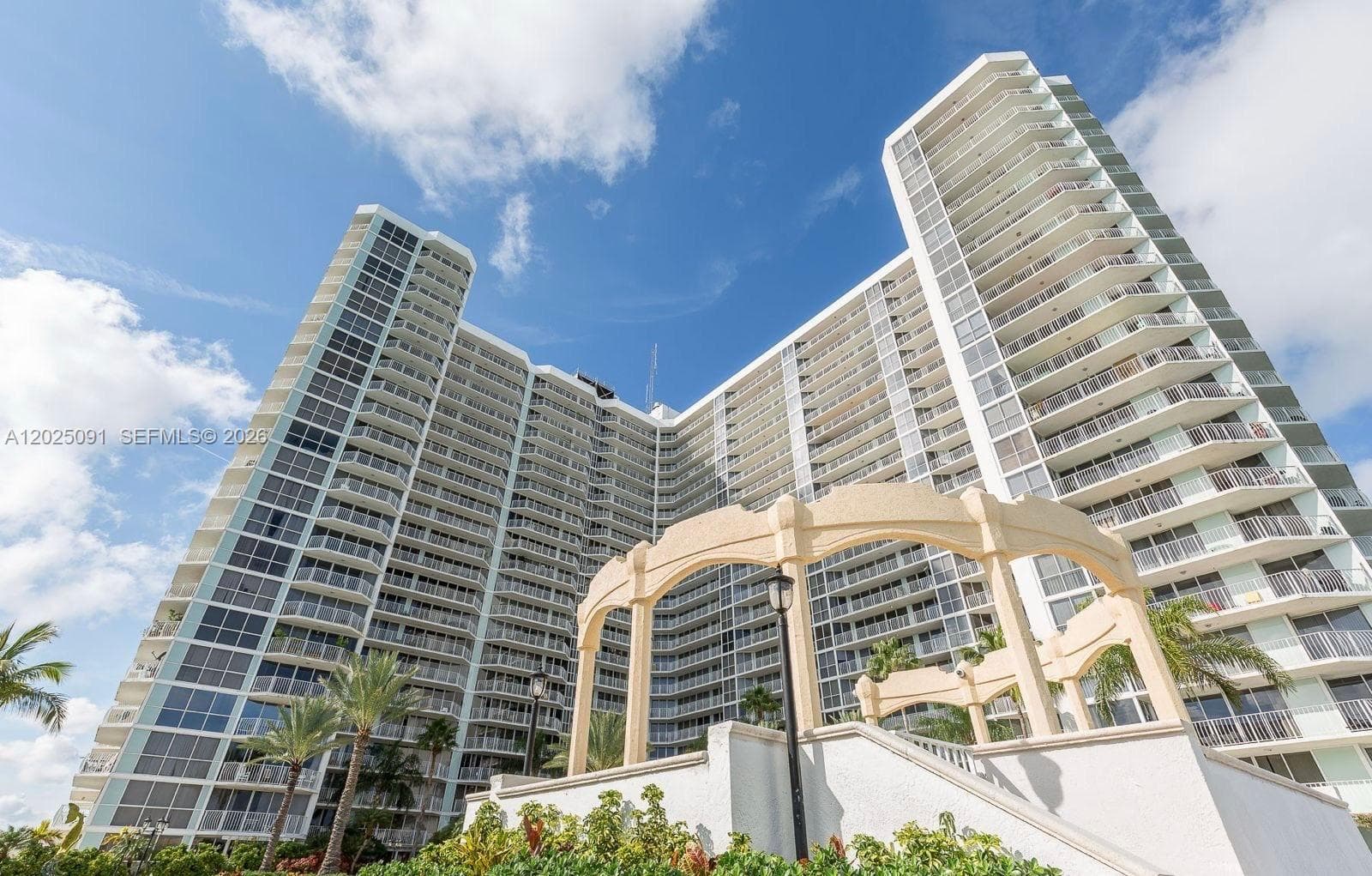 7601 E Treasure Dr # 622, North Bay Village FL 33141 — 32