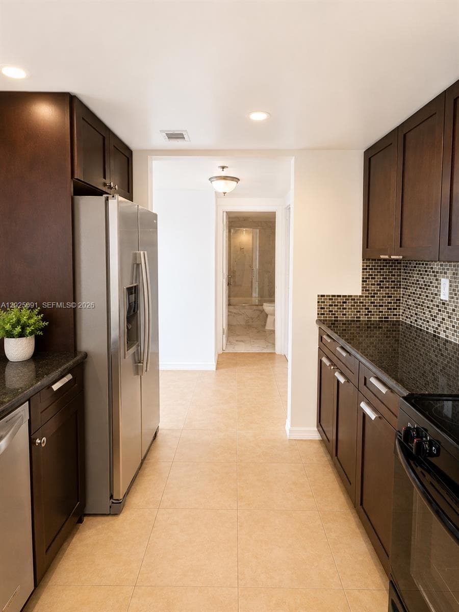 7601 E Treasure Dr # 622, North Bay Village FL 33141 — 10