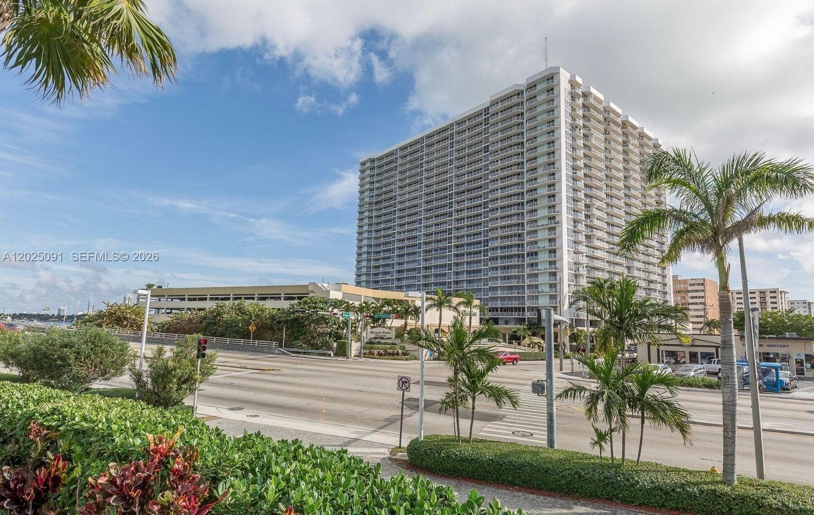 7601 E Treasure Dr # 622, North Bay Village FL 33141 — 37