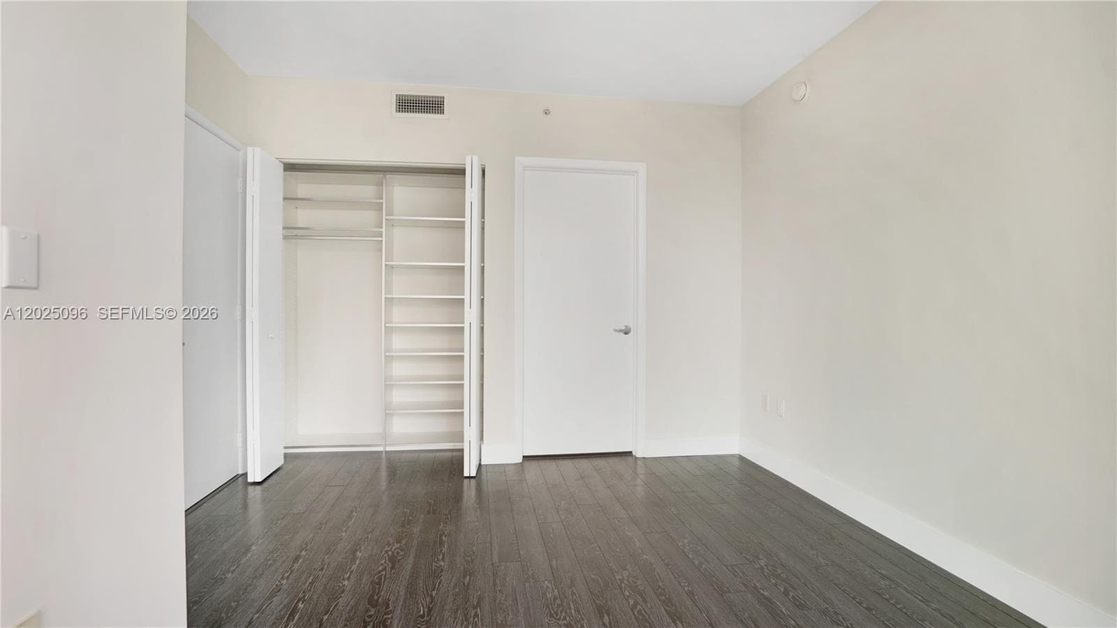 92 SW 3rd St # 1803, Miami FL 33130 — 12