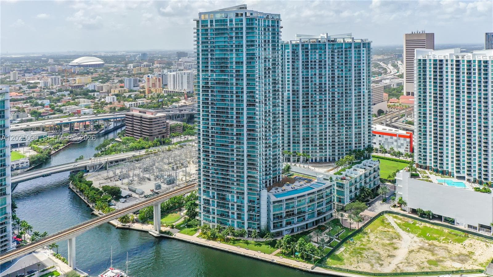92 SW 3rd St # 1803, Miami FL 33130 — 22