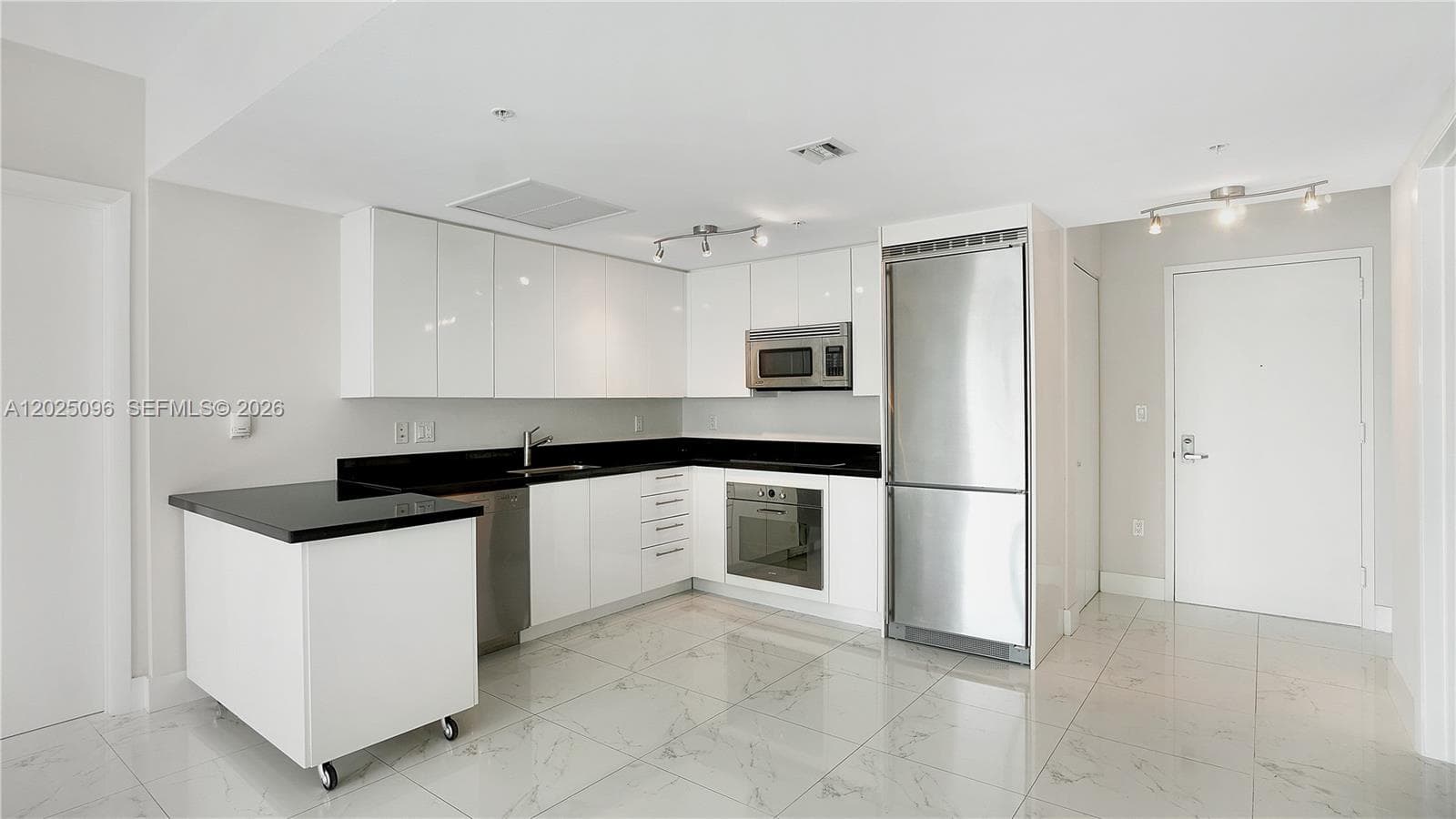 92 SW 3rd St # 1803, Miami FL 33130 — 3