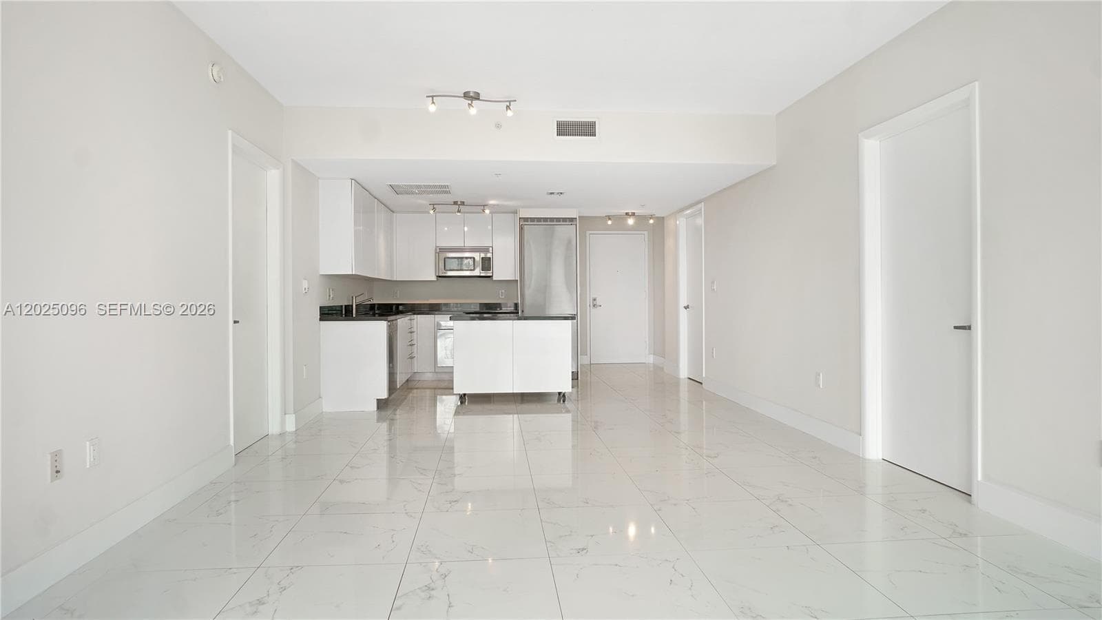 92 SW 3rd St # 1803, Miami FL 33130 — 5